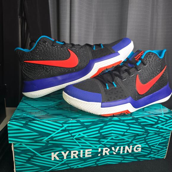 Nike Other - Nike Kyrie 3 Sz 11.5